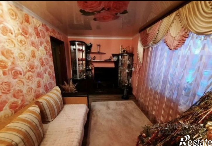 2-комн квартира Рыльск, улица Ладыгина, 25