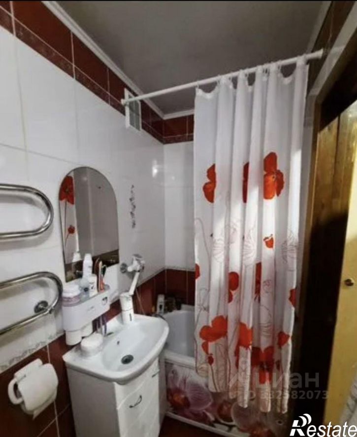 2-комн квартира Рыльск, улица Ладыгина, 25