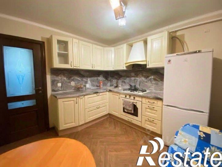 3-комн квартира улица 50 лет Октября, 96Б,  д. 96Б